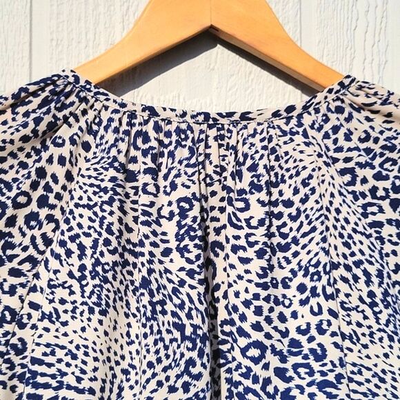 COLLECTIVE CONCEPTS Blue Beige Animal Print Button Up Loose Flowy Blouse sz L - Picture 8 of 11